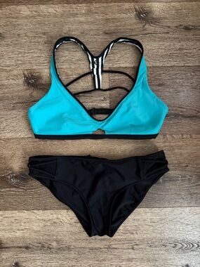 lululemon athletica Water to Surf Bikini Top Peacock Hipster Black bottom Set 6